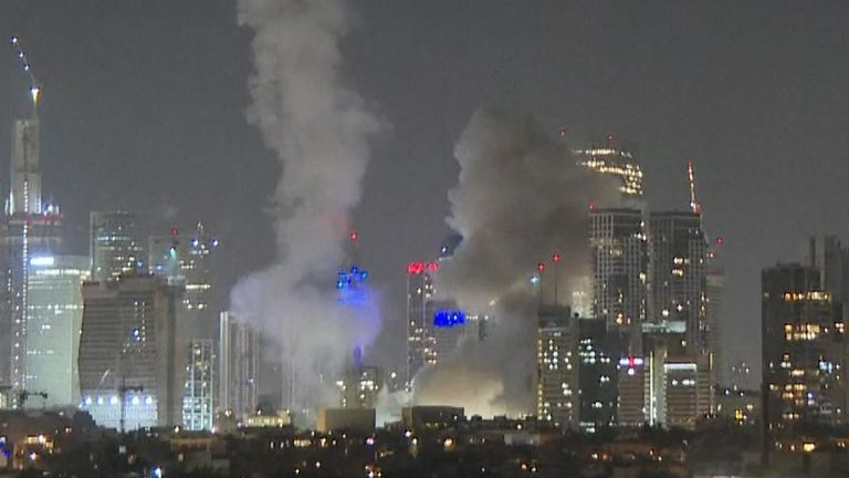 Missiler rammer mål i det centrale Tel Aviv
